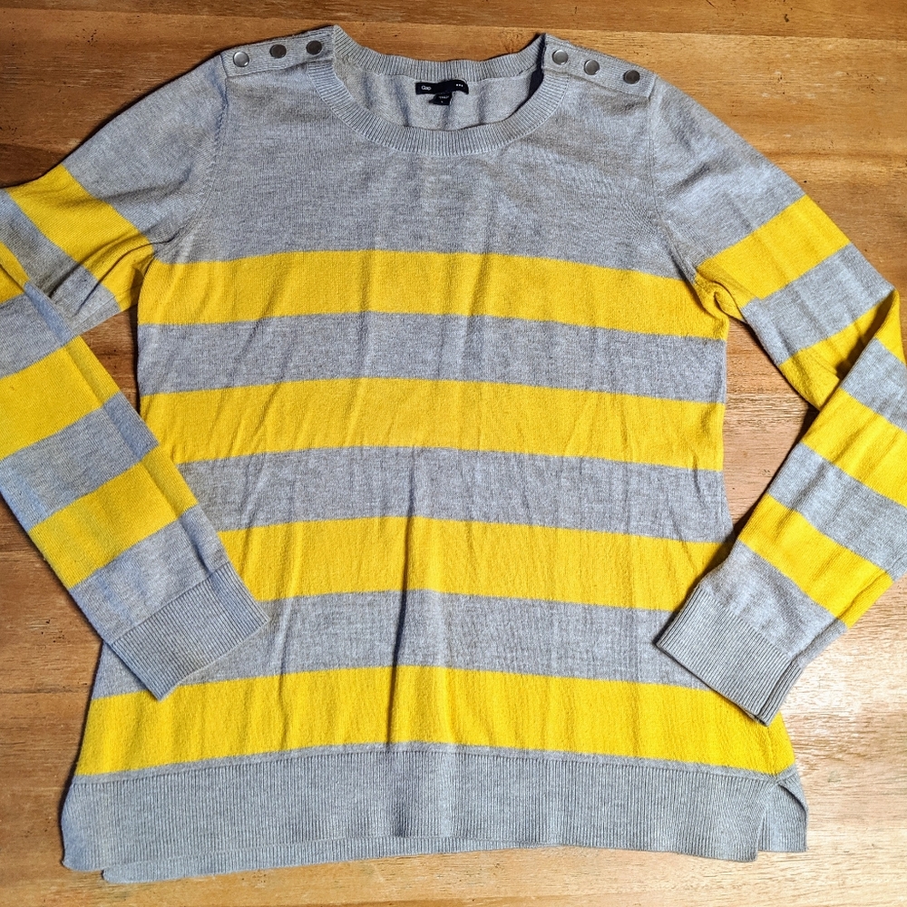 Women's Gap large sweater shirt top L gray yellow